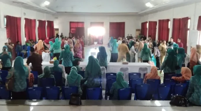 Pasar Murah di Wakatobi Diserbu Emak-emak, Harga Paketnya Diskon 50 Persen