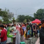Bundaran Kantor Gubernur Jadi Spot Buka Puasa Favorit Warga Kendari Bundaran Kantor Gubernur Jadi Spot Buka Puasa Favorit Warga Kendari