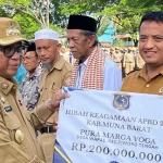 Pemkab Mubar Serahkan Dana Hibah Rp2,2 Miliar untuk Rumah Ibadah dan Lembaga Keagamaan Pemkab Mubar Serahkan Dana Hibah Rp2,2 Miliar untuk Rumah Ibadah dan Lembaga Keagamaan