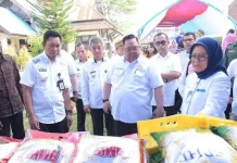 Kadin Sultra dan Perumda Kendari Gelar Pasar Murah di Baruga Kadin Sultra dan Perumda Kendari Gelar Pasar Murah di Baruga
