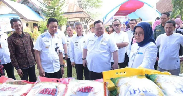 Kadin Sultra dan Perumda Kendari Gelar Pasar Murah di Baruga