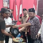 PDIP Sultra Beri Santunan ke Masyarakat Kurang Mampu PDIP Sultra Beri Santunan ke Masyarakat Kurang Mampu