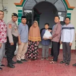 ANTAM UBPN Konut Berbagi 400 Paket Lebaran kepada Masyarakat Kurang Mampu ANTAM UBPN Konut Berbagi 400 Paket Lebaran kepada Masyarakat Kurang Mampu