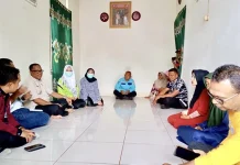 Pj Bupati Mubar Bantu Pengobatan ODGJ di Desa Lailangga Pj Bupati Mubar Bantu Pengobatan ODGJ di Desa Lailangga