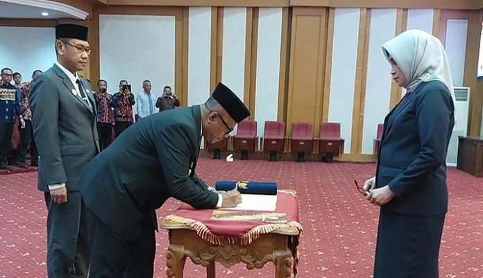 Jabatan Pj Bupati Mubar dan Pj Bupati Busel Diperpanjang