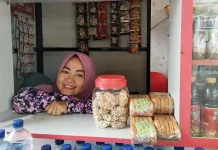 Berkat Holding Ultra Mikro, Wanita Ini Bisa Sekolahkan 12 Anak Berkat Holding Ultra Mikro, Wanita Ini Bisa Sekolahkan 12 Anak