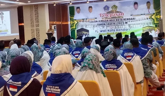 547 Calon Jamaah Haji dari Kendari Berangkat ke Tanah Suci