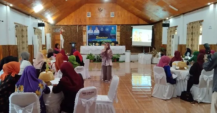 Kader PKK Wakatobi Dilatih Public Speaking, Tata Rias, dan Berbusana