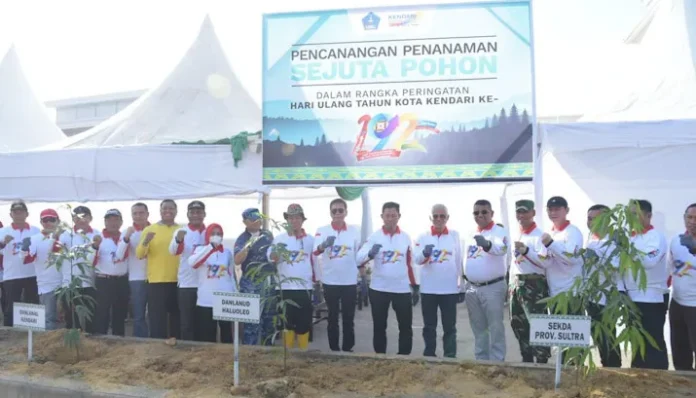 Sekda Sultra Apresiasi Aksi Pemkot Kendari Menanam Sejuta Pohon