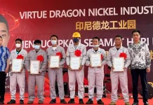 Ratusan Karyawan OSS dan VDNI Diganjar Penghargaan di Hari Buruh 2023 Ratusan Karyawan OSS dan VDNI Diganjar Penghargaan di Hari Buruh 2023