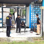 Tim Labfor Makassar Periksa Kantor PUPR Mubar yang Terbakar Tim Labfor Makassar Periksa Kantor PUPR Mubar yang Terbakar