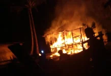 Satu Unit Rumah Panggung di Mubar Ludes Terbakar, Kerugian Ditaksir Sekitar Rp30 Juta Satu Unit Rumah Panggung di Mubar Ludes Terbakar, Kerugian Ditaksir Sekitar Rp30 Juta
