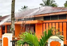 Diduga Korsleting Listrik, Atap Kantor Pos di Mubar Terbakar Diduga Korsleting Listrik, Atap Kantor Pos di Mubar Terbakar