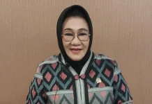Tina Nur Alam Salurkan 2 Ribu Beasiswa S1 dan 75 Ribu Beasiswa Pelajar di Sultra Tina Nur Alam Seru Warga Sultra untuk Berbahasa Indonesia yang Baik dan Benar