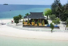 Pesona Wisata Bokori, Pulau Berpasir Putih dengan Pemandangan Sunset yang Menawan Pesona Wisata Bokori, Pulau Berpasir Putih dengan Pemandangan Sunset yang Menawan