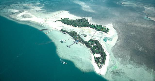 Pesona Wisata Bokori, Pulau Berpasir Putih dengan Pemandangan Sunset yang Menawan