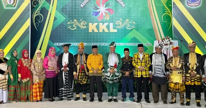 Hadiri Pengukuhan Kerukunan Keluarga Labora di Muna, Ini Pesan Ruksamin