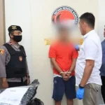 Pria di Kendari Selundupkan 316 Gram Ganja Lewat Lion Parcel, Ditangkap di Kampus UHO Pria di Kendari Selundupkan 316 Gram Ganja Lewat Lion Parcel, Ditangkap di Kampus UHO