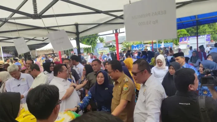 Tekan Inflasi, Kadin Sultra Gelar Pasar Murah di Kolaka Utara