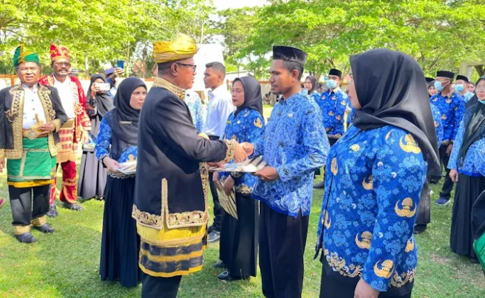 Lantik 3 PNS dan 62 P3K Kesehatan, Pj Bupati Tekankan Wajib Punya KTP Mubar