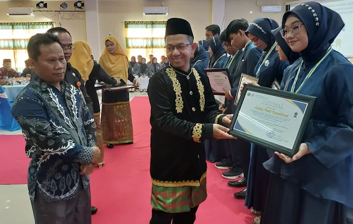 Kelulusan 76 Siswa MAN IC Angkatan V Resmi Dikukuhkan