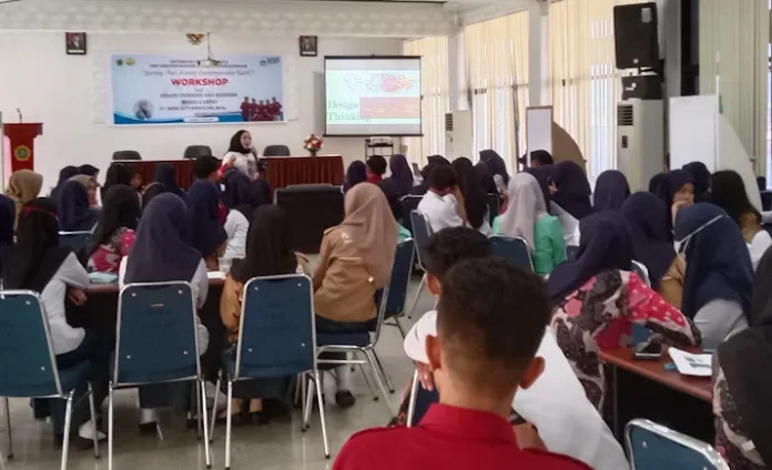 UKM Penalaran dan Kreativitas UMW Kendari Bekali Mahasiswa Kemampuan Public Speaking