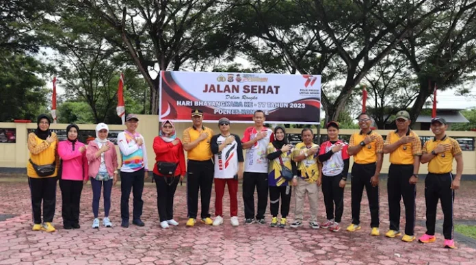 Sambut Hari Bhayangkara ke-77, Polres Konawe Gelar Jalan Sehat Bersama Pemda dan Masyarakat