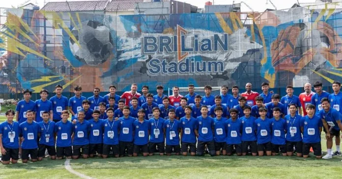 BRImo Future Garuda: Ini Potret Anak Muda Indonesia Latihan Bola Bersama Roberto Carlos, Materazzi, Abidal dan Veron