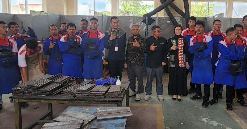 Kunjungi Workshop BPVP Kendari, FKLPI Sultra Beri Jempol untuk Peserta Pelatihan