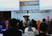 BI dan OJK Sultra Dorong Masyarakat Pakai QRIS BI dan OJK Sultra Dorong Masyarakat Pakai QRIS