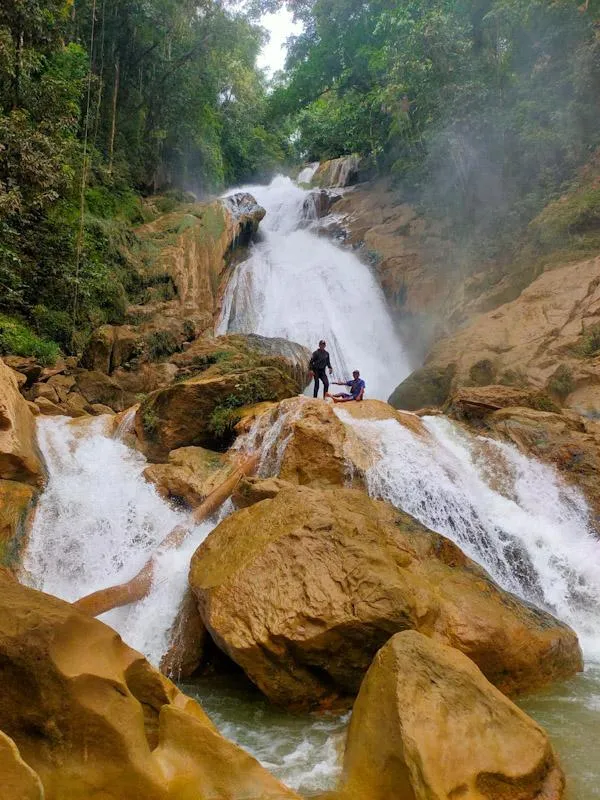 Menyusuri Keindahan Karst Matarombeo di Belantara Konawe Utara