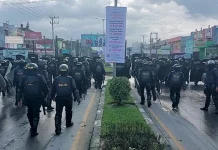 500 Personel Kepolisian Amankan Kericuhan Pascademo di Kampus UHO 500 Personel Kepolisian Amankan Kericuhan Pascademo di Kampus UHO