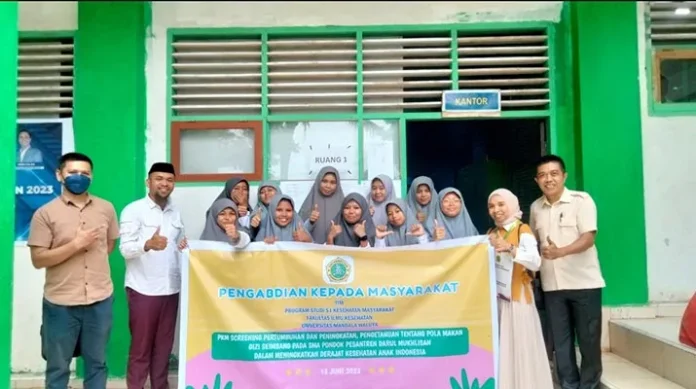 Prodi Kesmas UMW Kendari Gelar Pengabdian Masyarakat di Pesantren Darul Mukhlisin