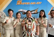 Anton Timbang Sambut Baik Beroperasinya Maskapai Super Air Jet di Sultra Anton Timbang Sambut Baik Beroperasinya Maskapai Super Air Jet di Sultra