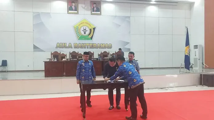 DPRD Sultra dan Pemprov Teken Ranperda Pertanggungjawaban Pelaksanaan APBD 2022