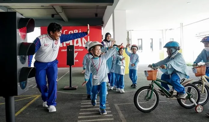 Tingkatkan Kompetensi, Puluhan Figur Keselamatan Berkendara Ikuti Kemah Safety Riding