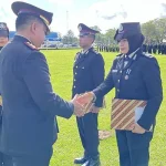 15 Personel Polres Muna Terima Penghargaan Pretasi di Hari Bhayangkara 2023 15 Personel Polres Muna Terima Penghargaan Pretasi di Hari Bhayangkara 2023
