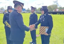 15 Personel Polres Muna Terima Penghargaan Pretasi di Hari Bhayangkara 2023 15 Personel Polres Muna Terima Penghargaan Pretasi di Hari Bhayangkara 2023