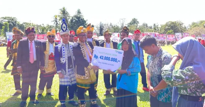 Momen HUT Mubar, Enam Ahli Waris Pekerja Rentan Terima Santunan BP Jamsostek