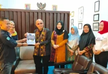 Pertama di Sultra, Guru Penggerak Serahkan Buku Bersertifikat ISBN ke Dikbud Konawe Pertama di Sultra, Guru Penggerak Serahkan Buku Bersertifikat ISBN ke Dikbud Konawe