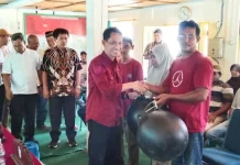 36 Kelompok Budidaya Rumput Laut di Wakatobi Dapat Paket Bantuan dari KKP RI 36 Kelompok Budidaya Rumput Laut di Wakatobi Dapat Paket Bantuan dari KKP RI