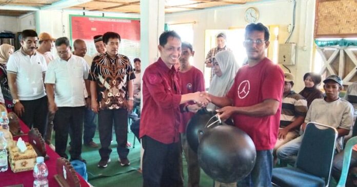 36 Kelompok Budidaya Rumput Laut di Wakatobi Dapat Paket Bantuan dari KKP RI