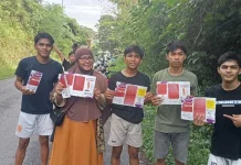 Prodi S1 Kesmas UMW Kendari Edukasi Bahaya Rokok ke Anggota Keluarga di Desa Nii Tanasa