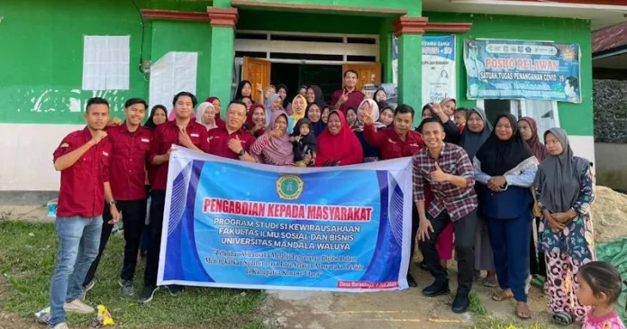UMW Kendari Latih Pemasaran Digital Istri Nelayan di Wawolesea