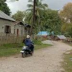 Puluhan Tahun Tak Diaspal, Warga Gonebalano Muna Keluhkan Jalan Rusak Puluhan Tahun Tak Diaspal, Warga Gonebalano Muna Keluhkan Jalan Rusak