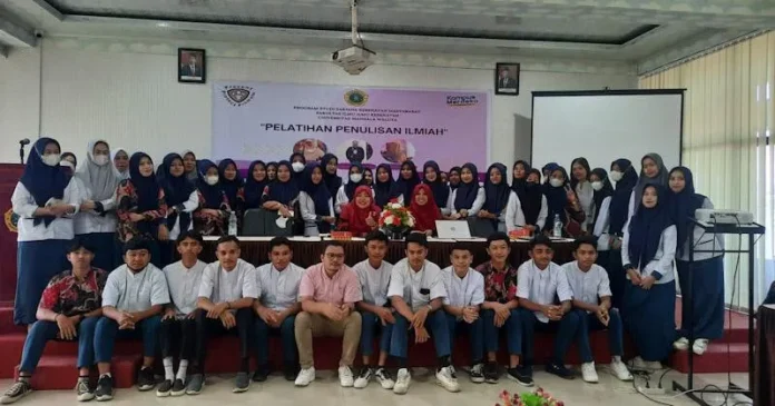 Prodi S1 Kesmas UMW Kendari Gelar Pelatihan Penulisan Ilmiah