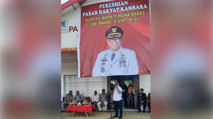Pj Bupati Mubar Resmikan Pasar Rakyat Kambara