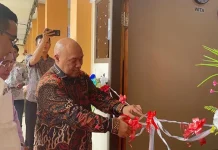 UMW Resmikan Galeri Investasi dan Gelar Seminar Investasi Pasar Modal UMW Resmikan Galeri Investasi dan Gelar Seminar Investasi Pasar Modal