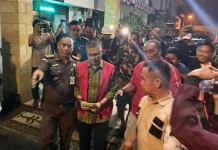 Terjerat Kasus Suap Alfamidi, Mantan Wali Kota Kendari Resmi Ditahan Terjerat Kasus Suap Alfamidi, Mantan Wali Kota Kendari Resmi Ditahan