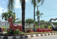 Sambut HUT RI, Taman di Jalan Protokol Kota Raha Dihias Sambut HUT RI, Taman di Jalan Protokol Kota Raha Dihias